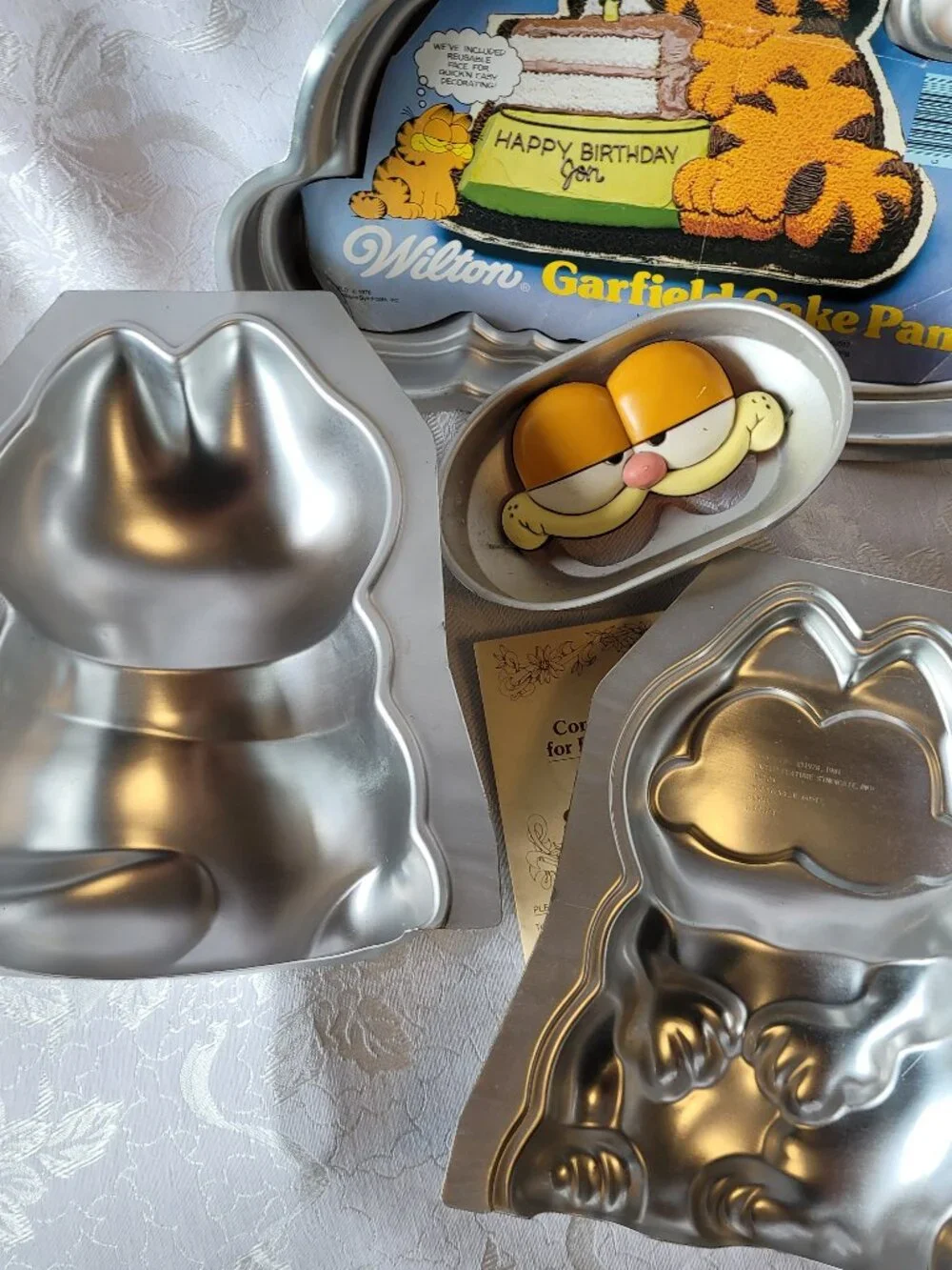 Vintage Wilton Garfield 3d stand up set cake pan eye inserts comics 80s